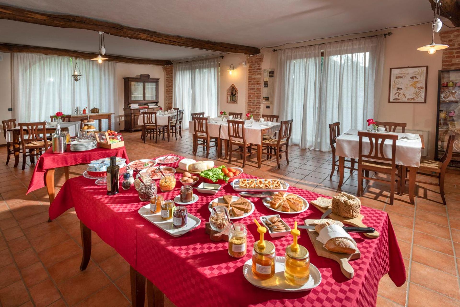 Agriturismo Cascina Monchiero Bra Bagian luar foto